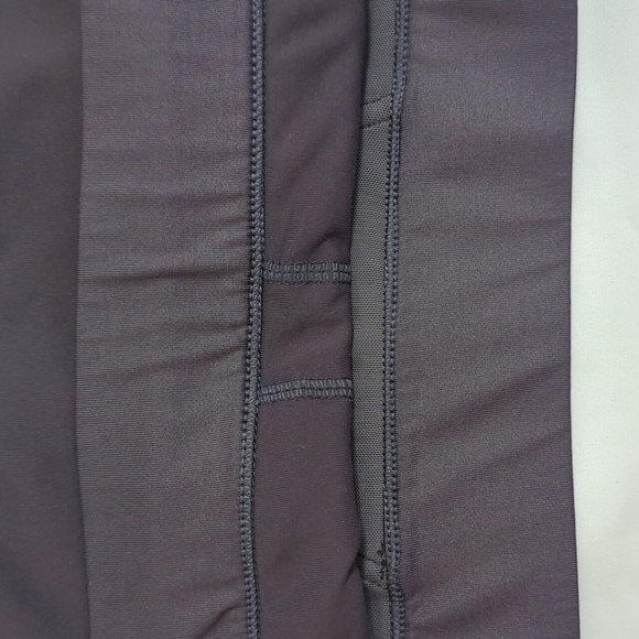 Fabletics On-The-Go Medium Impact Sports Bra, Color Shadow Shine Size L - Picture 9 of 14